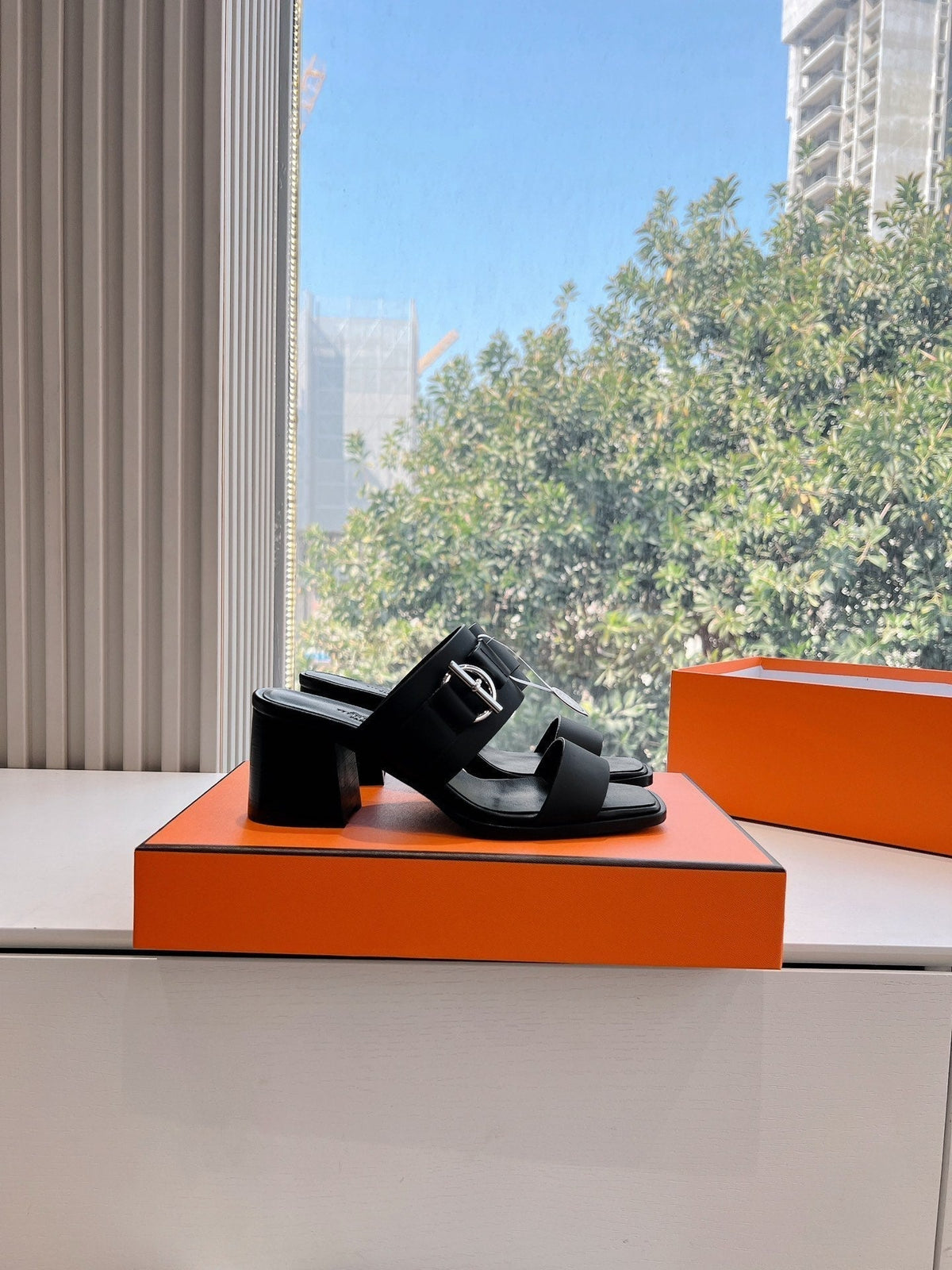 HERMES KUTE 60 SANDAL IN BLACK CALFSKIN